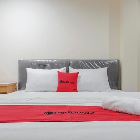 Reddoorz @ Jalan Biak Roxy Jakarta Exterior photo
