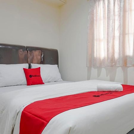 Reddoorz @ Jalan Biak Roxy Jakarta Exterior photo