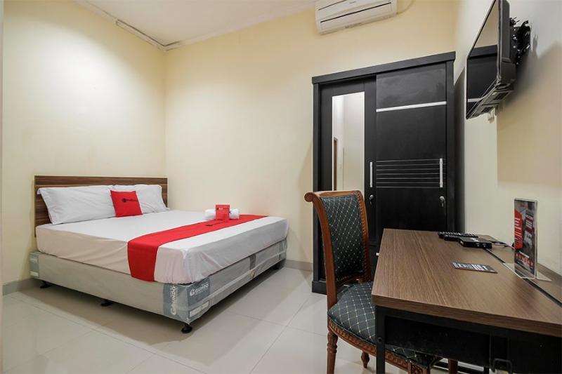 Reddoorz @ Jalan Biak Roxy Jakarta Exterior photo